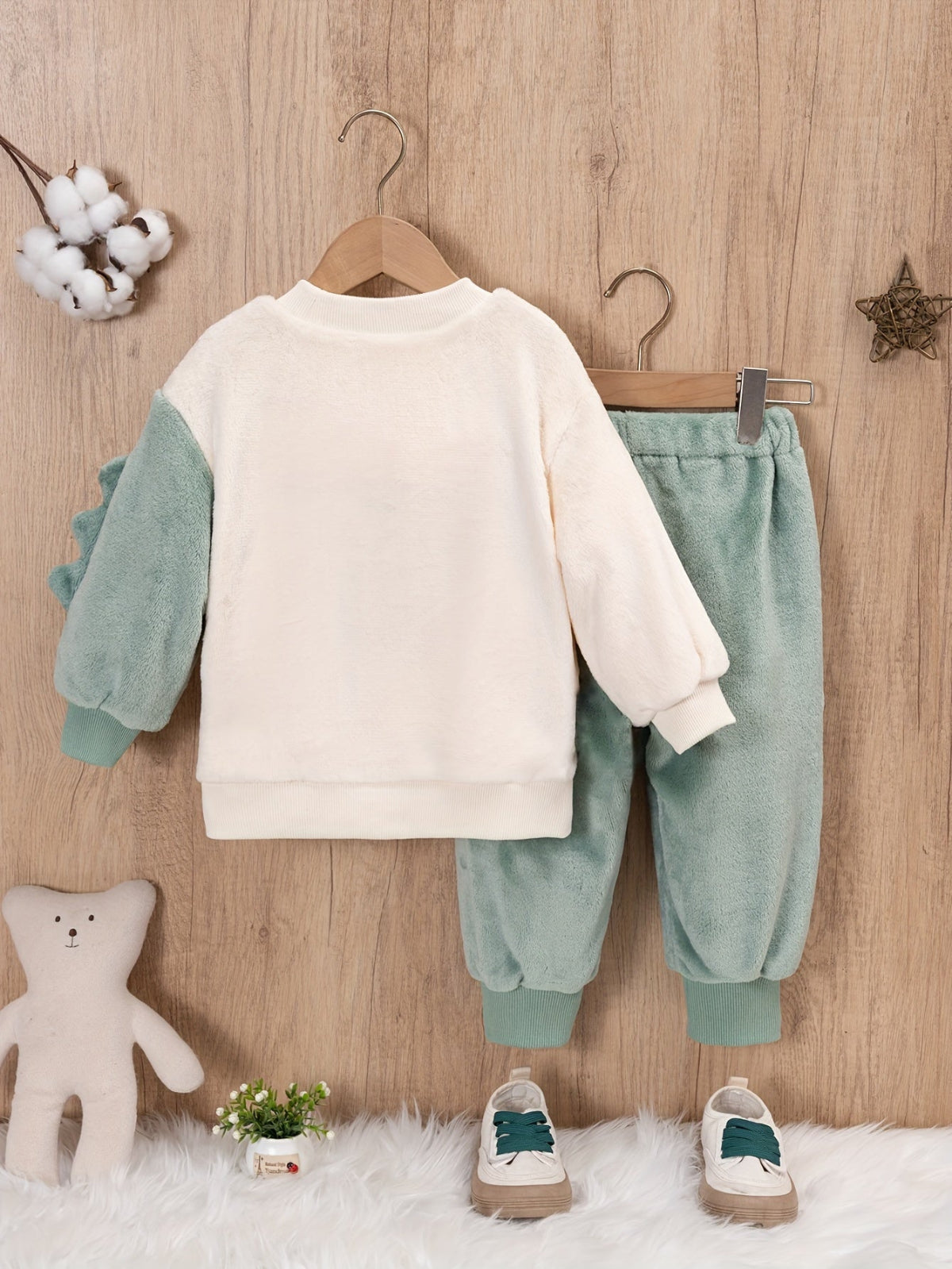 Discover the Cozy Coral Fleece Kids Set with playful animal embroidery. Perfect for warmth and comfort. Shop now at Toosly.
