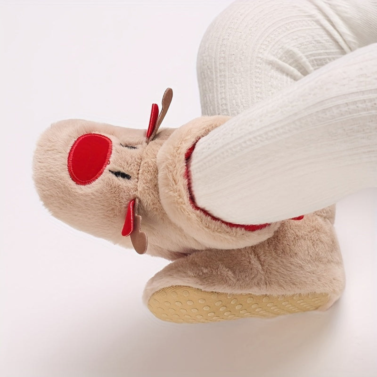 Discover the Cozy Reindeer Baby Booties for a warm and joyful winter. Perfect for first steps. Available at Toosly.