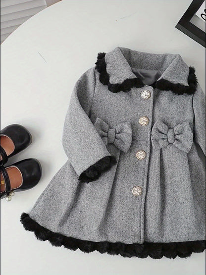 Casaco de Inverno para Bebé Menina com Detalhe de Renda e Laço - Jaqueta com Capuz Forrado em Fleece Macio, Abotoamento Frontal, Punhos Fofos, Quente e Aconchegante para Outono/Inverno, Perfeito para Aniversários e Ocasiões Especiais, Casaco de Bebé Menina, Roupa Infantil de Estação, Roupa de Bebé Elegante, Botões de Pressão Duráveis