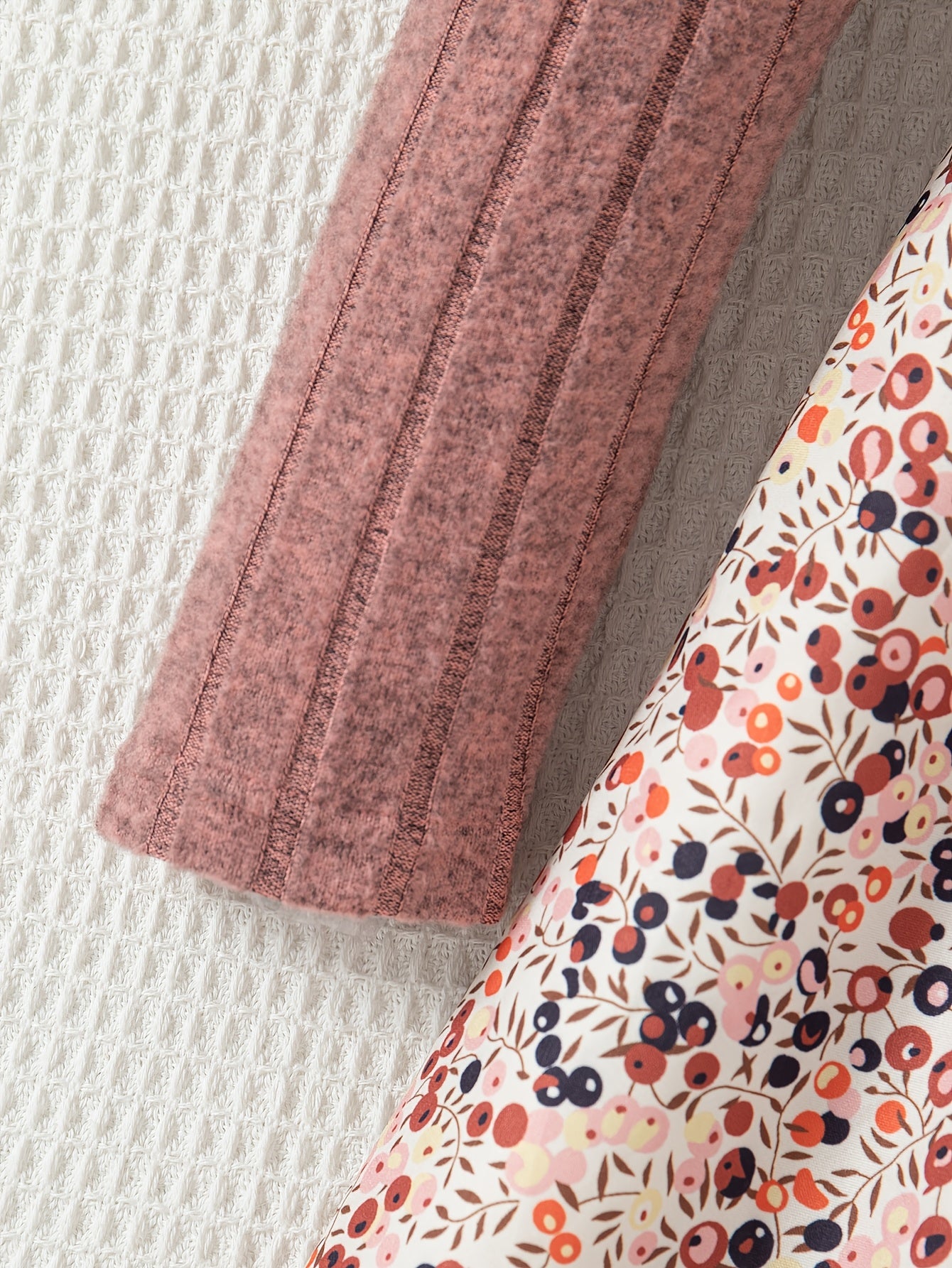 Discover elegance and comfort with the Charming Puff Sleeve Dress for Girls. Perfect for school and casual outings. Shop now at Toosly.