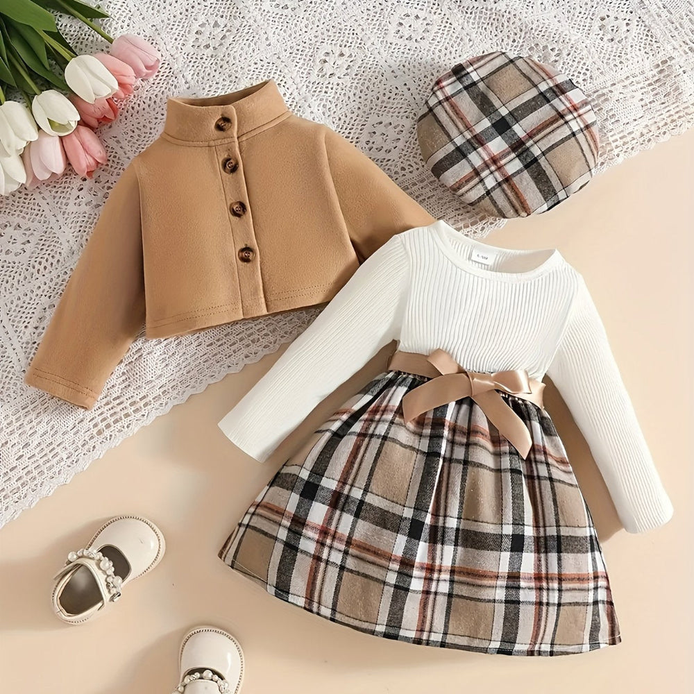 Discover warmth and style with our three-piece set for girls. Perfect for autumn outings. Shop now at Toosly.
