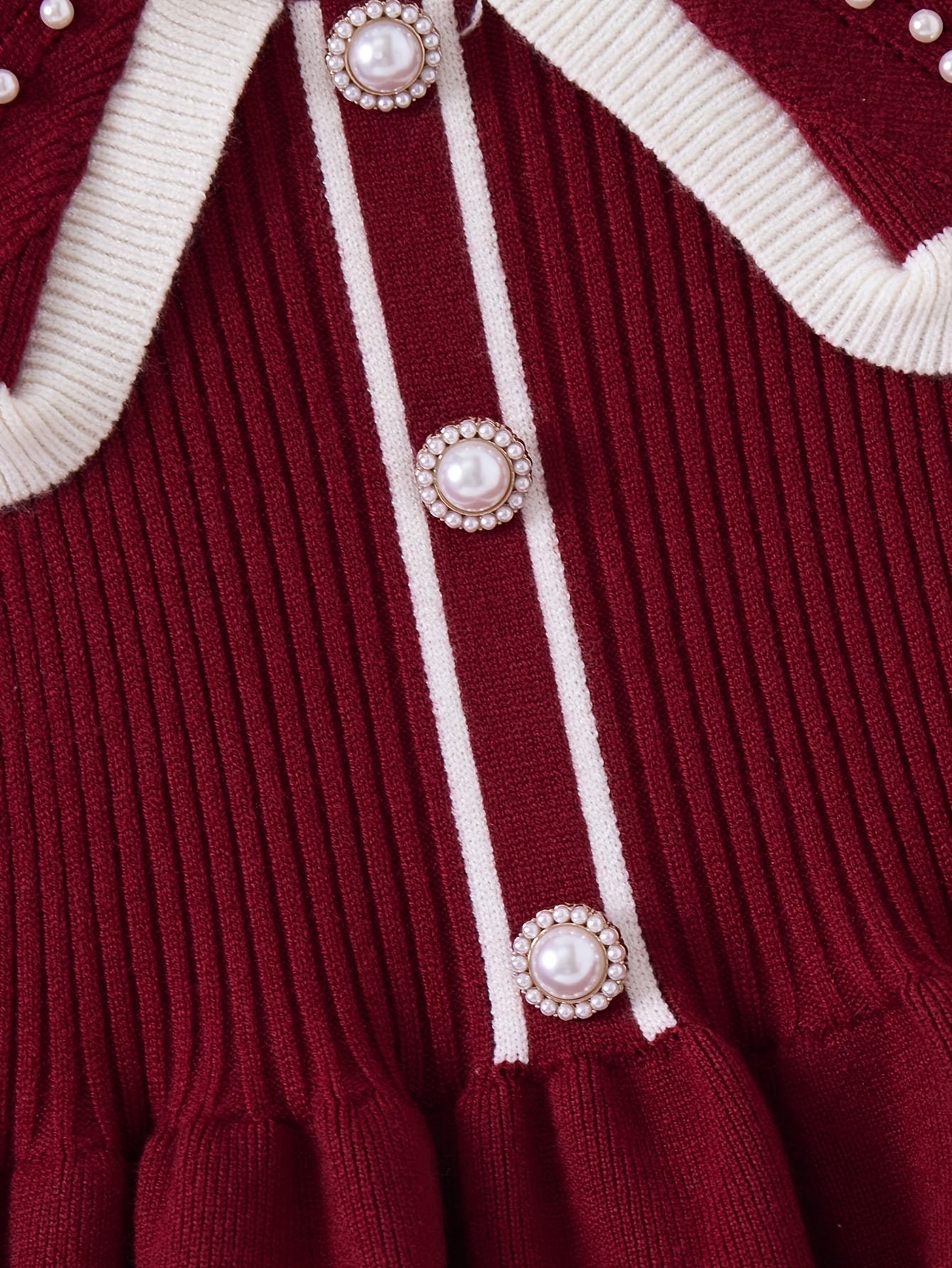 Discover the Charming Red Sleeveless Princess Dress, perfect for making your little one feel special. Ideal for parties and casual outings. Toosly: care and safety in every detail.