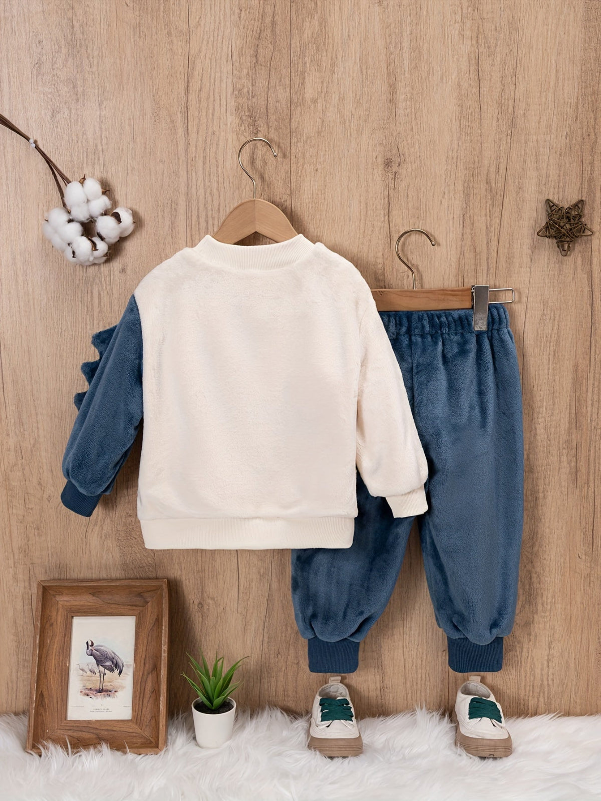 Discover the Cozy Coral Fleece Kids Set with playful animal embroidery. Perfect for warmth and comfort. Shop now at Toosly.