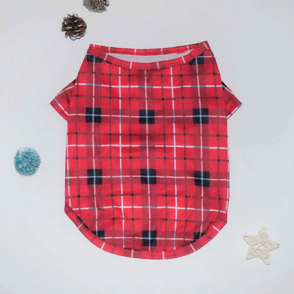 High-quality plaid family Christmas pajamas. Soft button-up set for adults and kids, perfect for cozy winter nights and festive photos.