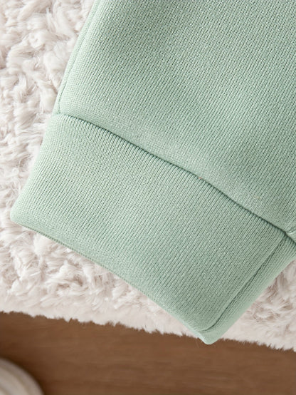 Discover the Cozy Color Block Hoodie Set for Boys from Toosly. Perfect for autumn and winter, this set offers warmth and style. Shop now!