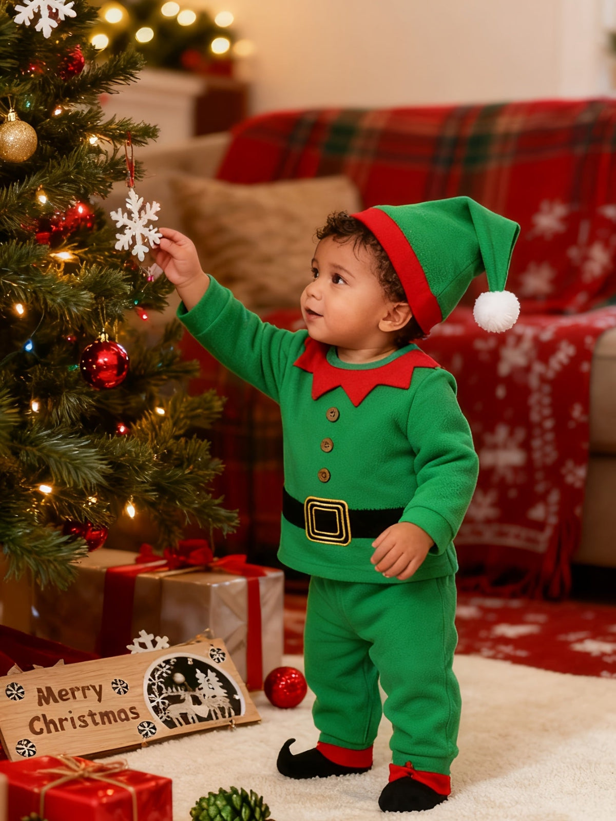 Discover the Cozy Christmas Elf Outfit for Kids. Perfect for warmth and festive fun. Ideal for ages 0-3. Toosly: care and safety in every detail.