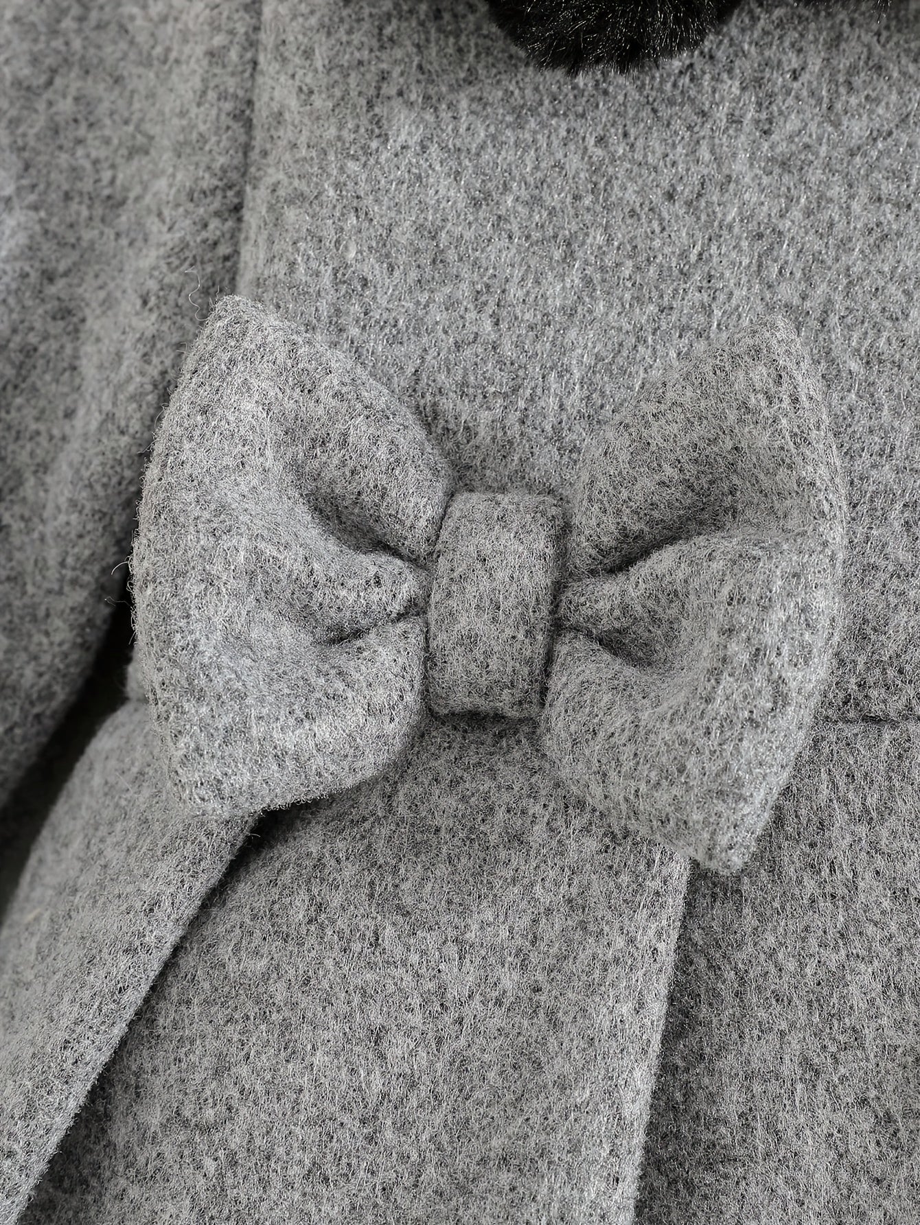 Casaco de Inverno para Bebé Menina com Detalhe de Renda e Laço - Jaqueta com Capuz Forrado em Fleece Macio, Abotoamento Frontal, Punhos Fofos, Quente e Aconchegante para Outono/Inverno, Perfeito para Aniversários e Ocasiões Especiais, Casaco de Bebé Menina, Roupa Infantil de Estação, Roupa de Bebé Elegante, Botões de Pressão Duráveis