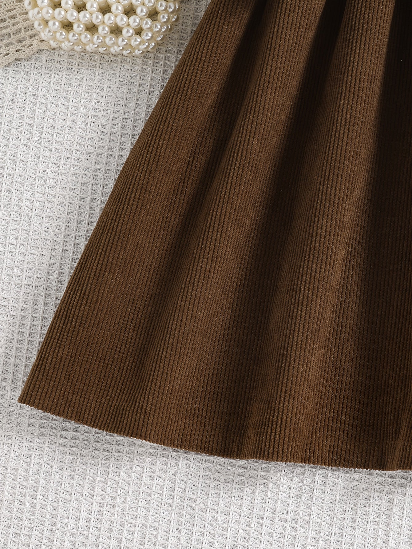 Discover elegance and comfort with our Charming Vintage Dress for girls, perfect for autumn and winter adventures. Explore with Toosly.