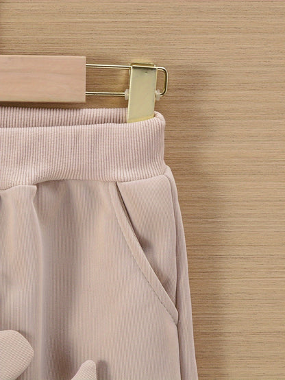 Explore comfort and joy with the Cozy Dinosaur Sweatshirt Set for Kids. Perfect for outdoor adventures. Discover more at Toosly.