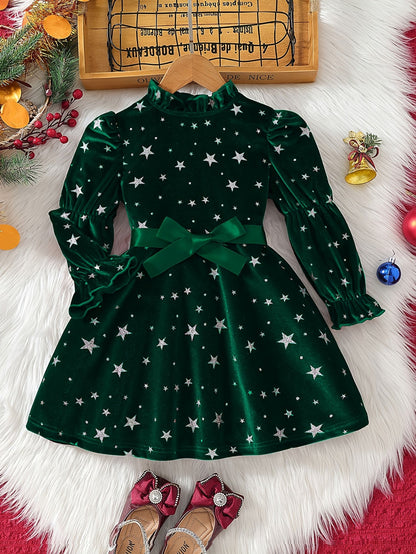 Discover the Starry Velvet Dress for girls. Soft, elegant, and perfect for any occasion. Ideal for parents seeking comfort and style.