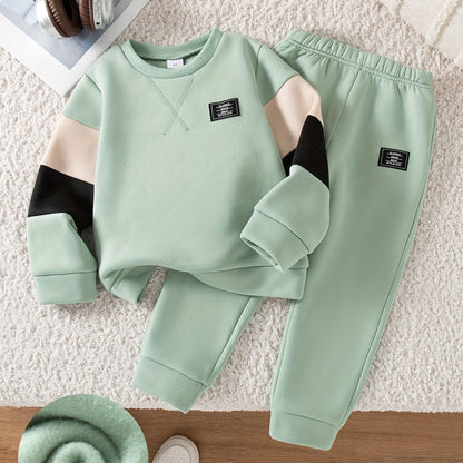 Discover the Cozy Color Block Hoodie Set for Boys from Toosly. Perfect for autumn and winter, this set offers warmth and style. Shop now!