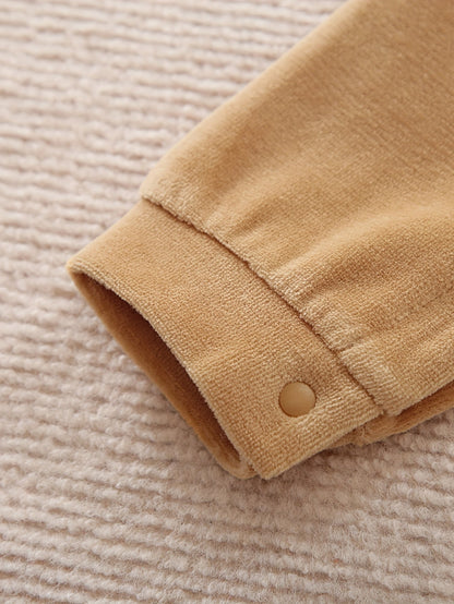 Discover the Cozy Reindeer Baby Jumpsuit at Toosly. Perfect for holiday warmth and fun. Soft, safe, and adorable.