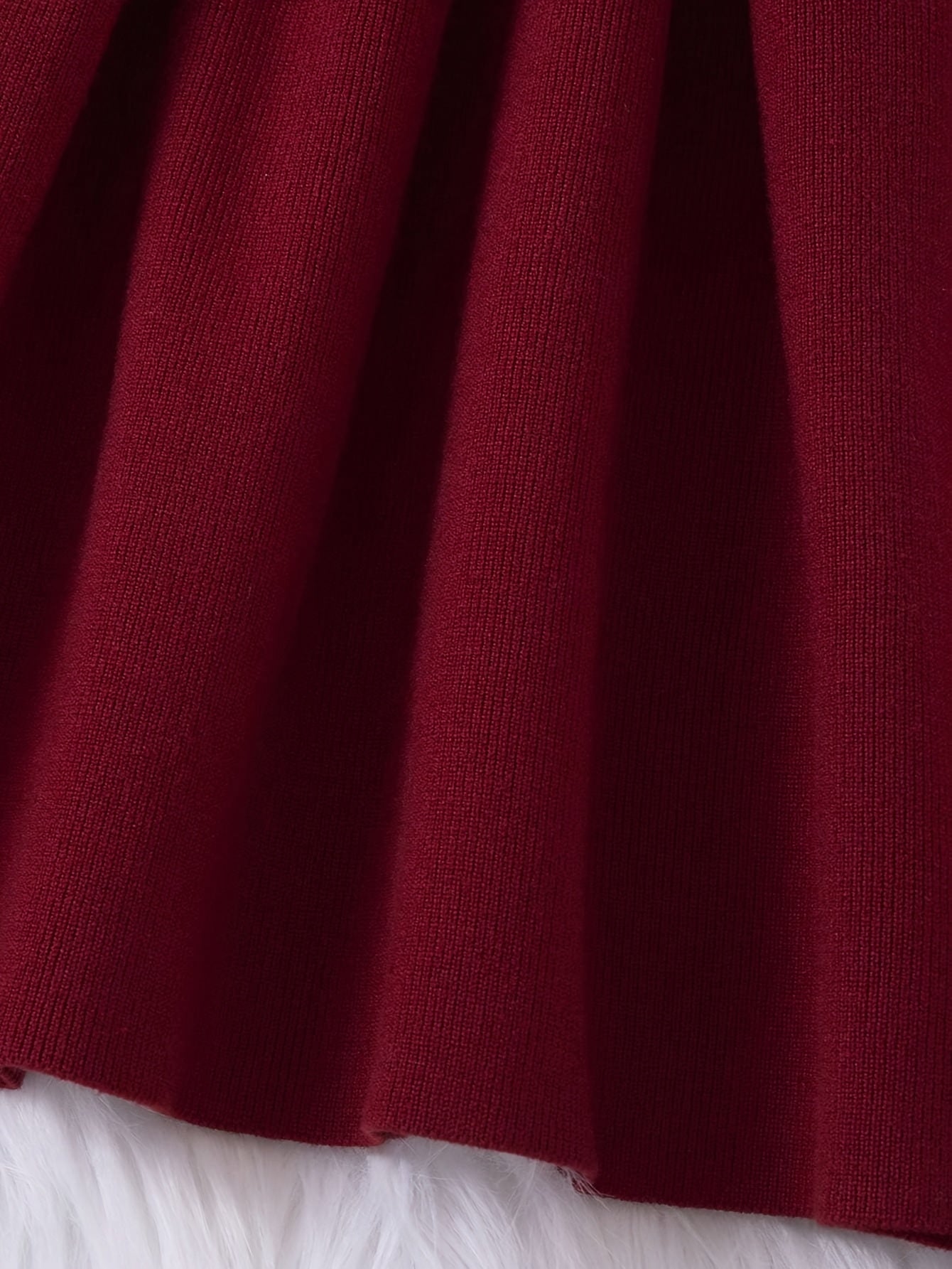 Discover the Charming Red Sleeveless Princess Dress, perfect for making your little one feel special. Ideal for parties and casual outings. Toosly: care and safety in every detail.