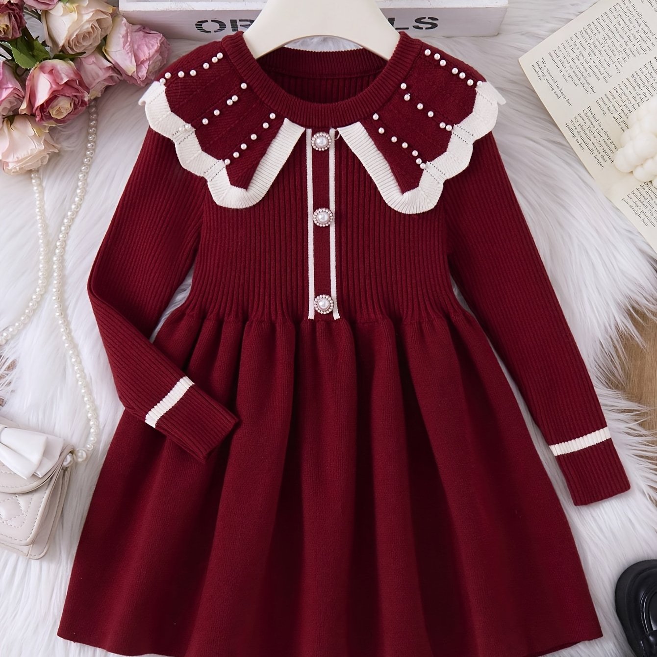 Discover the Charming Red Sleeveless Princess Dress, perfect for making your little one feel special. Ideal for parties and casual outings. Toosly: care and safety in every detail.